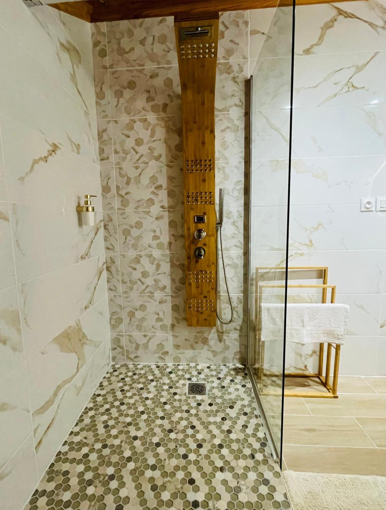 Au Sommet Des Salazes Hotell Salazie Exteriör bild